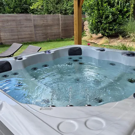 Au Coeur Des Desirs Liebeshotel *