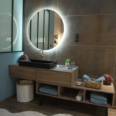 Love hotel Au Coeur Des Desirs *